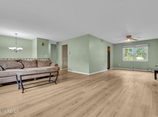 52 Lorelei Dr, Howell, NJ 07731