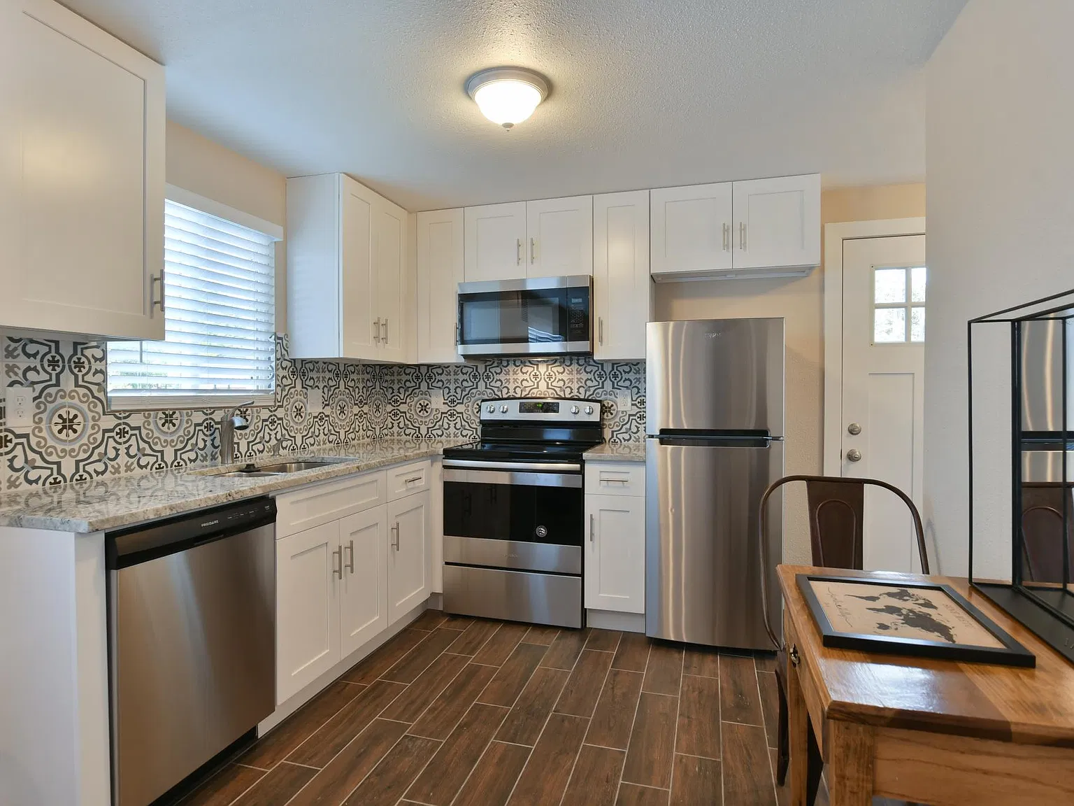 Studio, 650 sqft, $1,650 — Photo 4