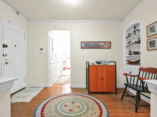 84-51 Beverly Road image 5 of 20