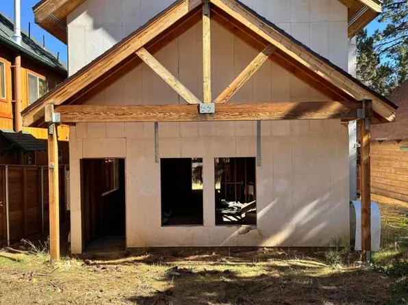589 Pine Ln, Sugarloaf, CA 92314