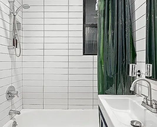 5th image of 131 Thompson St APT 2D