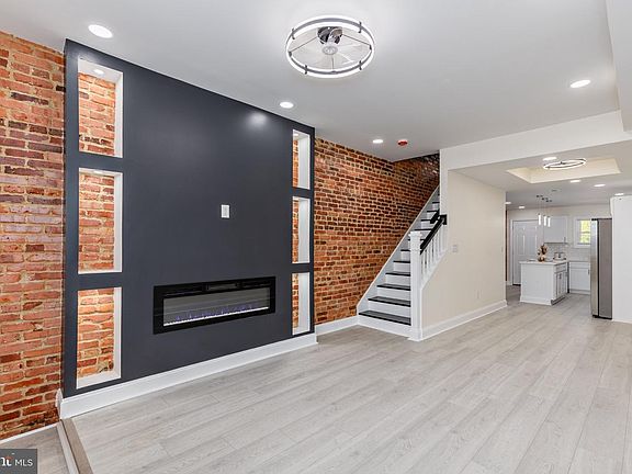 2nd image of 2540 E Eager St