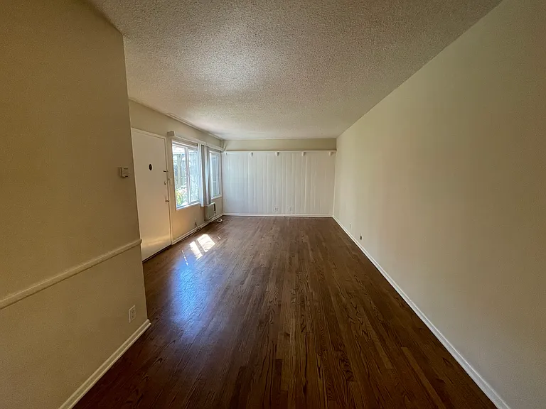 4239 Tujunga — Photo 11
