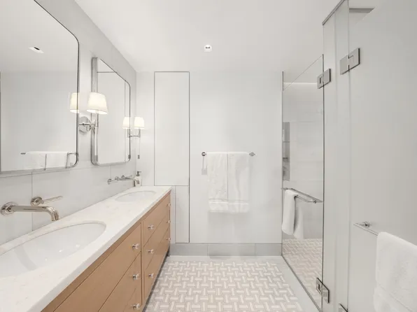 150 East 69th Street image 13 of 13