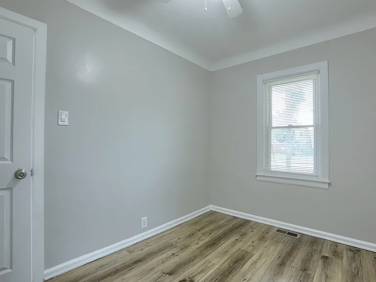 22395 Columbus Ave — Photo 12