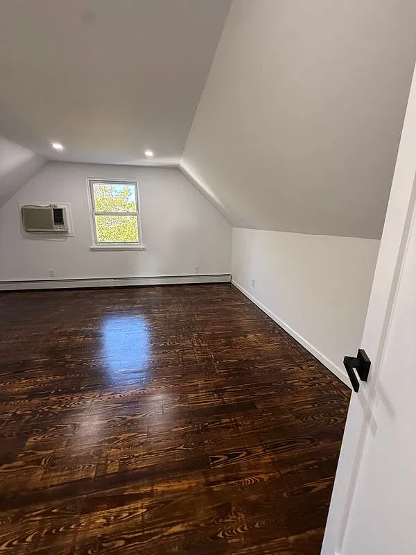1 bed, 1.0 bath, 1000 sqft, $2,600 — Photo 2