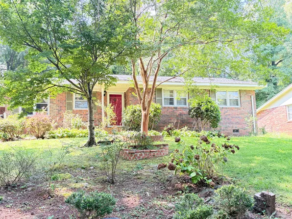 310 Laurel Ln, Lagrange, GA 30241