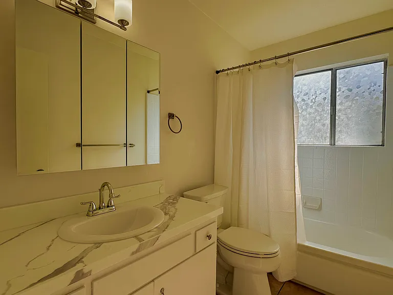 25907 Oak St #19 — Photo 10