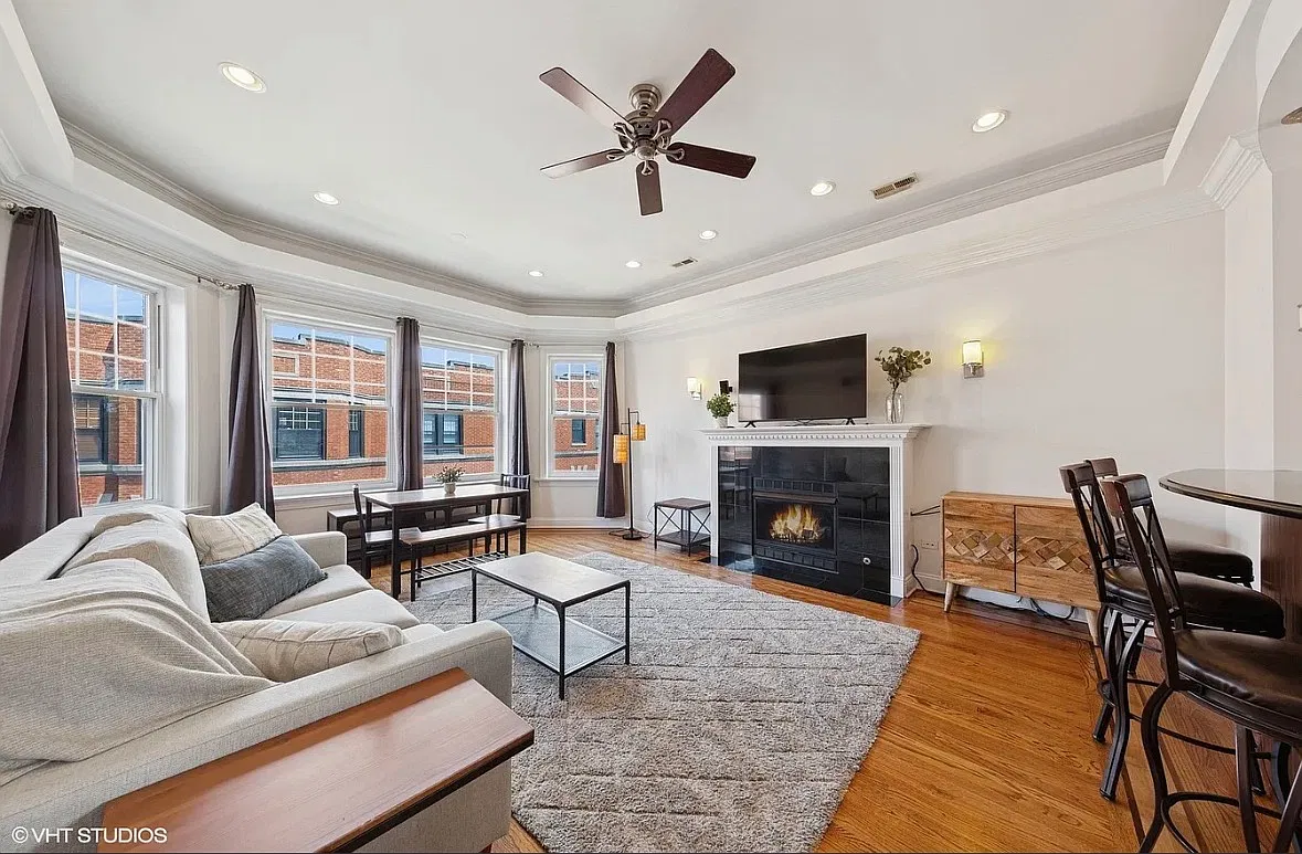 2 bed, $3,200 — Photo 1