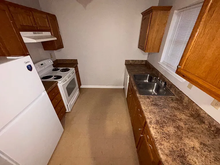 106 Hines Blvd #D — Photo 6