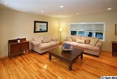 3rd image of 4448 Oakwood Ave