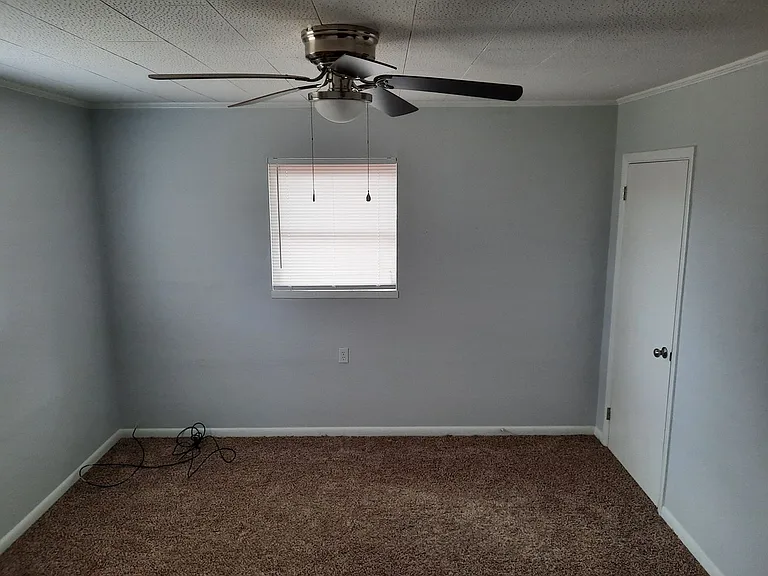 302 W Register Ave — Photo 4