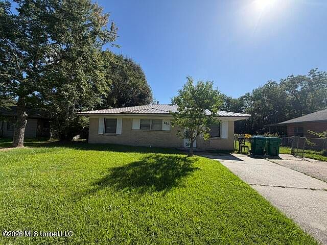 1st image of 131 Tulip Ct