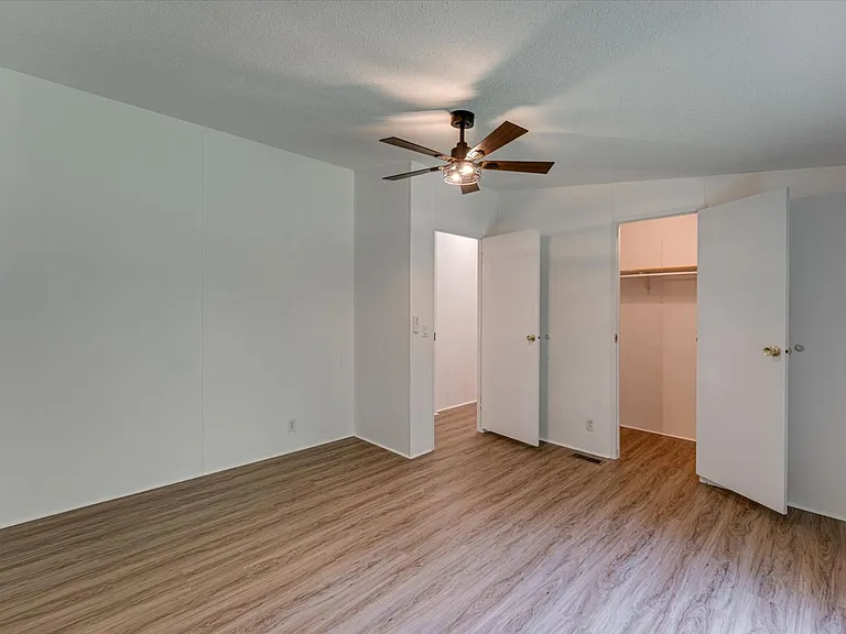 10708 Canyon Cir — Photo 24