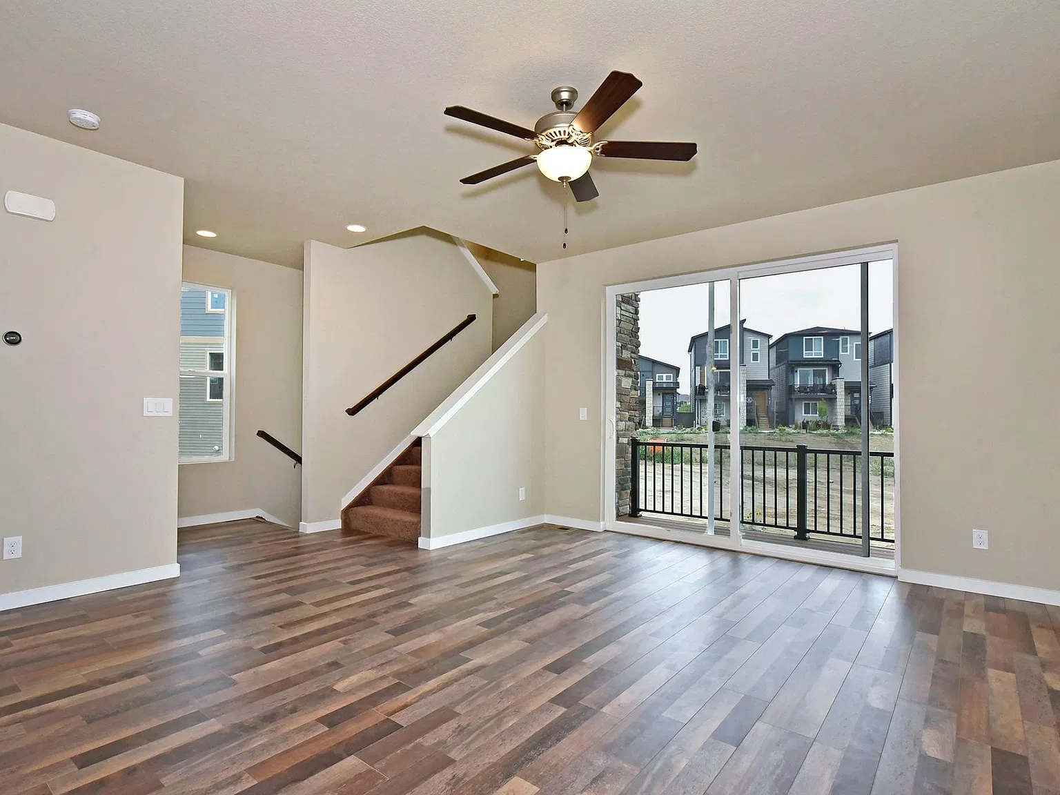 3 bed, 1795 sqft, $2,400 — Photo 3