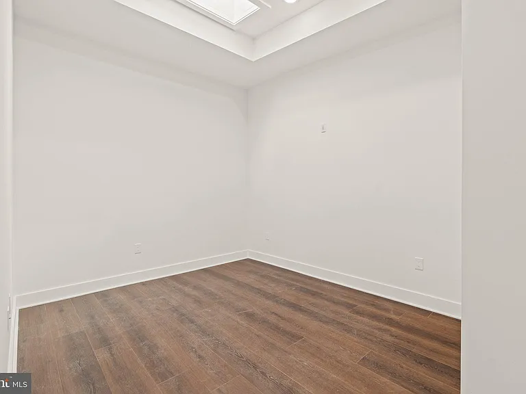 253 N 3rd St #4 — Photo 6