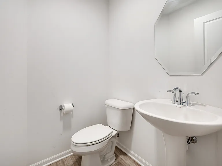 553 Wolverine Dr — Photo 13