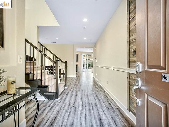3rd image of 1536 Portofino Dr