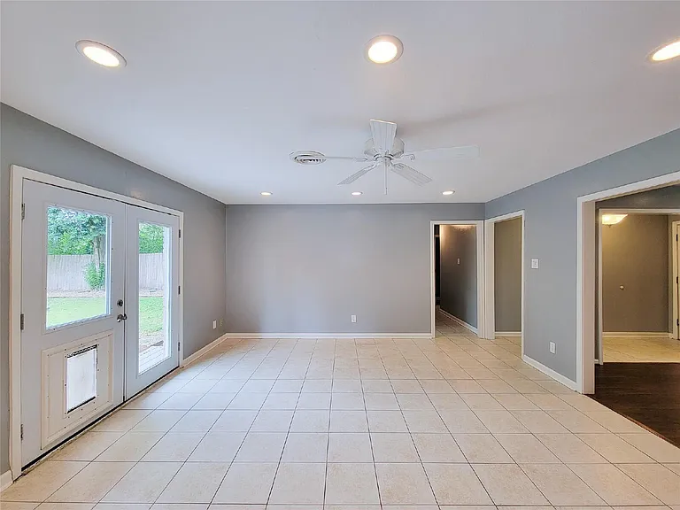 5846 Ettrick Dr — Photo 9