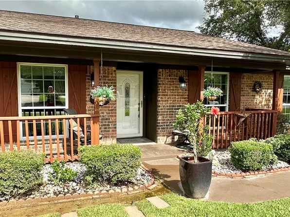 3819 Holly Dr, Bryan, TX 77802