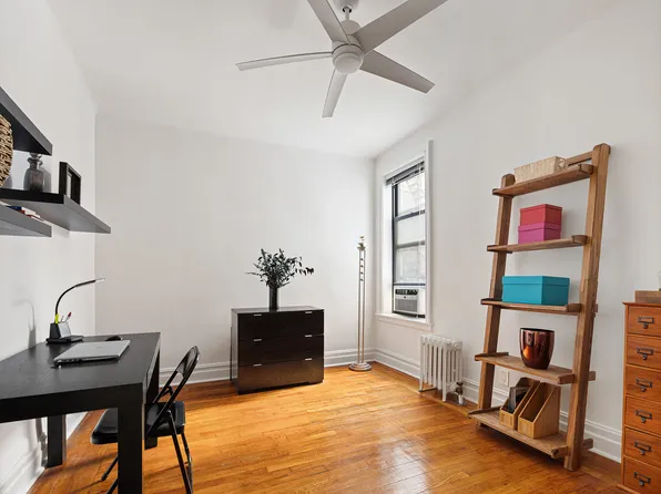 447 Fort Washington Avenue image 2 of 12