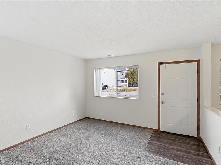 East Gate Estates — Photo 14