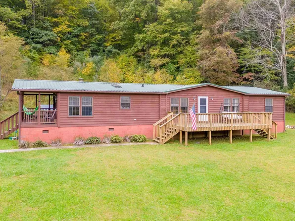 313 Moore Rd NE, Floyd, VA 24091