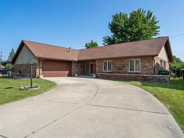 31155 San Juan St, Harrison Township, MI 48045