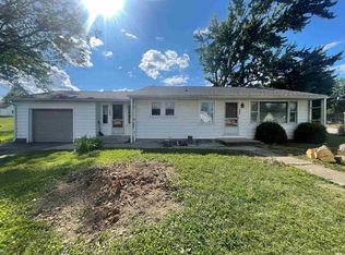 102 Woodlawn St, Galveston, IN 46932