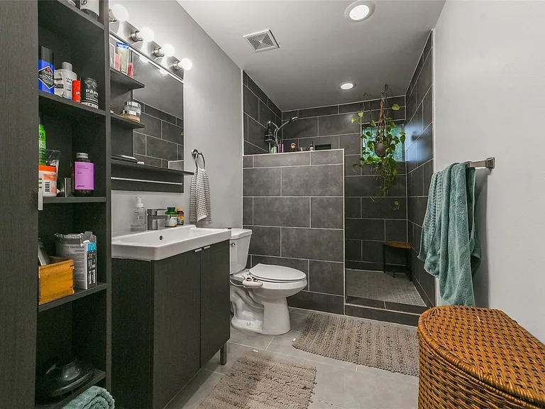 1308 Ruthven St #B — Photo 13
