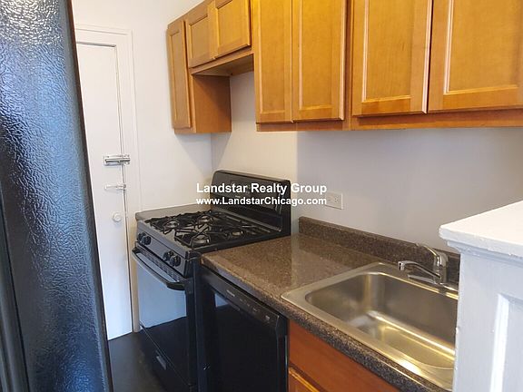 4th image of 1333 W Birchwood Ave #402