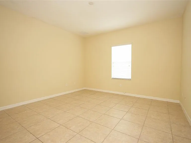 2926 Youngford St — Photo 16