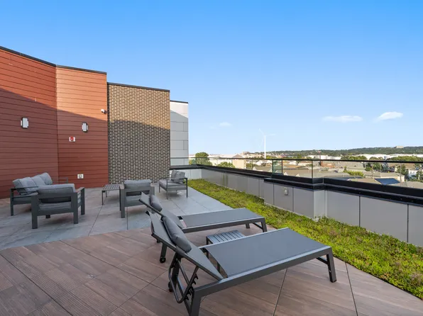 17 Avenue East image 39 of 57