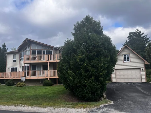 130 Pioneer Ln, The Blue Mountains, ON L9Y 0M7