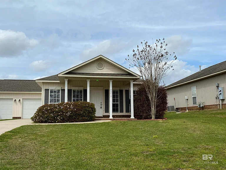 33213 Stables Dr #B — Photo 1