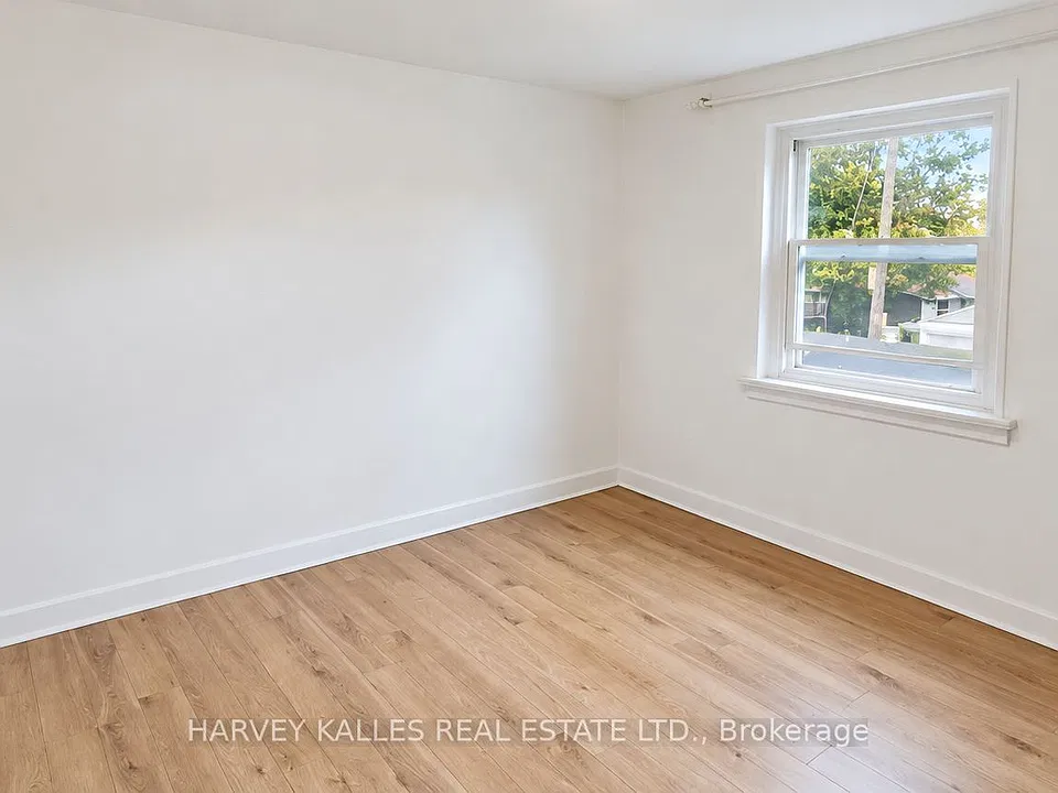 2905 Saint Clair Ave E #6