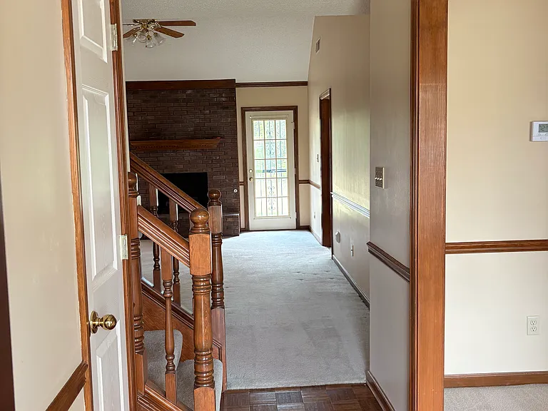7390 Fox Meadow Dr — Photo 2