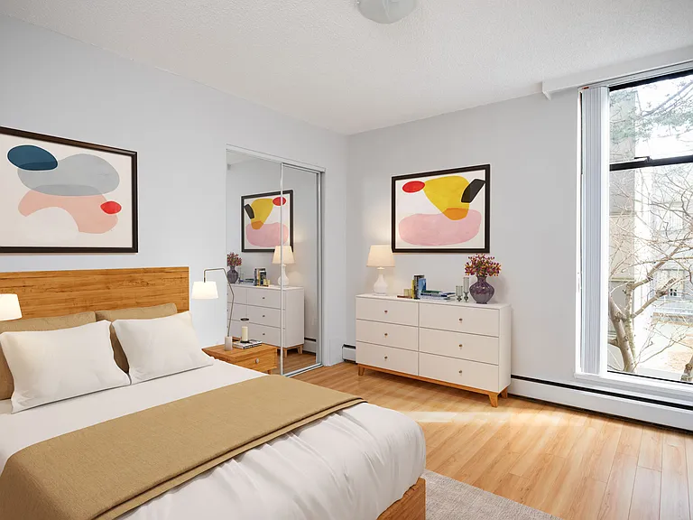 2040 Nelson St #402 — Photo 5