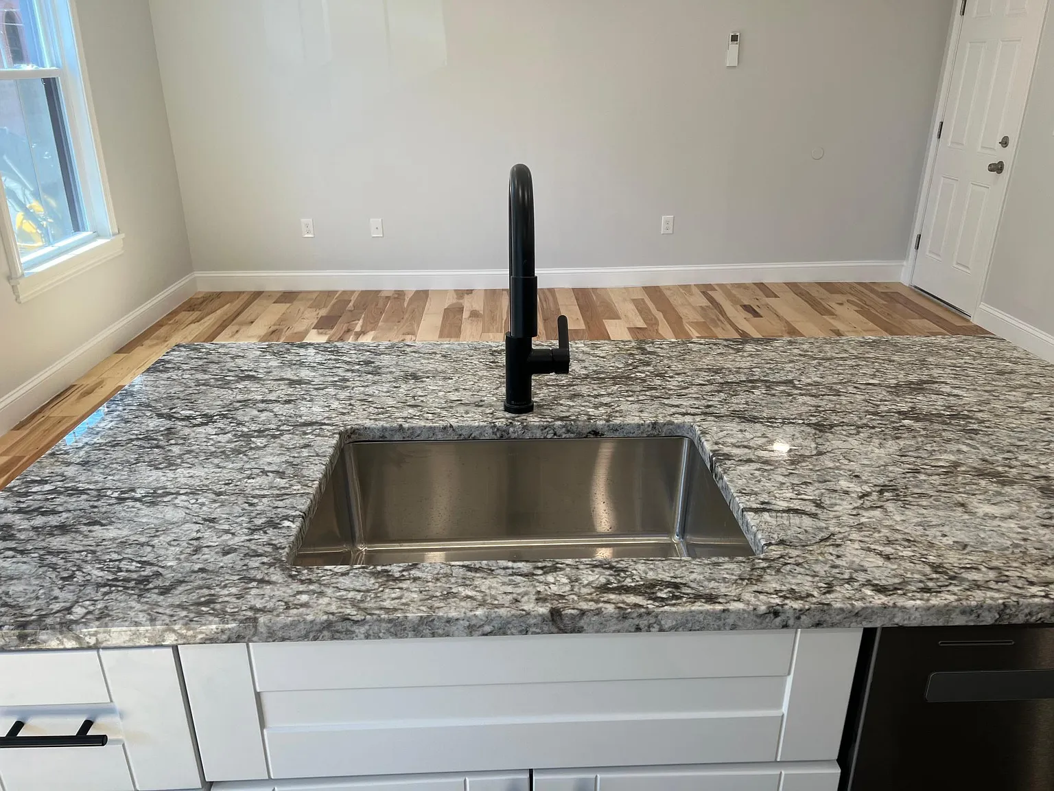 1 bed, $1,750 — Photo 4