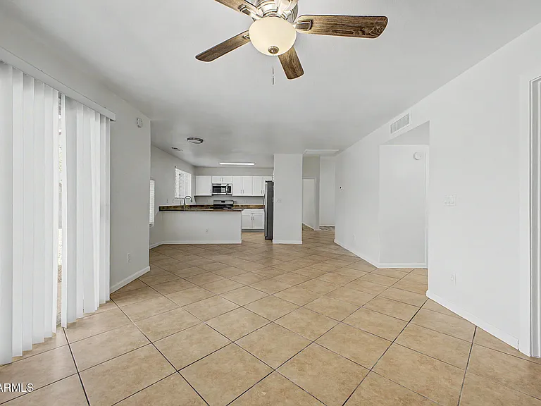 7637 W North Ln — Photo 8