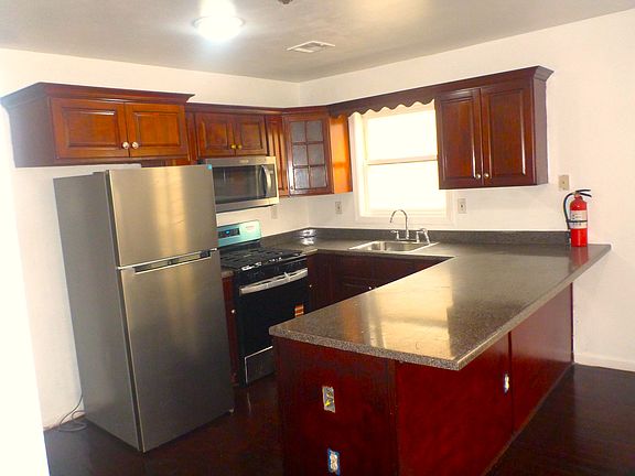5th image of 98 S Burnett St APT 2