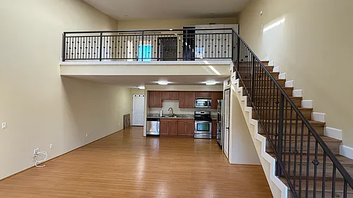 255 W 7th St Photo 1
