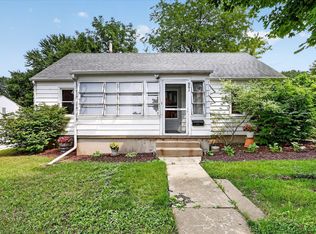 961 W Jefferson Dr, Freeport, IL 61032