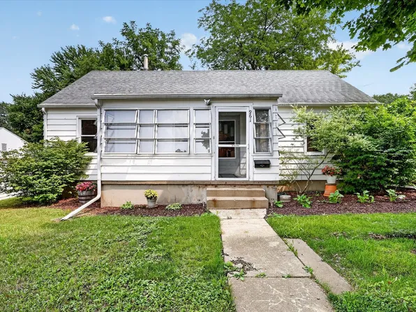 961 W Jefferson Dr, Freeport, IL 61032