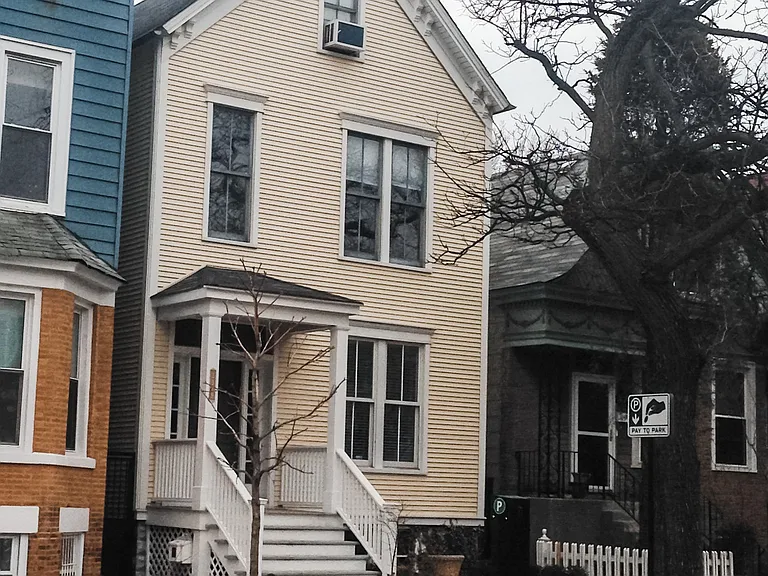 3319 N Southport Ave — Photo 1
