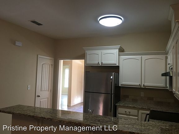 2nd image of 117 Pinebrook Pl #100