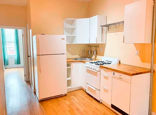 Rented by Ulas Real Estates Inc | media 9