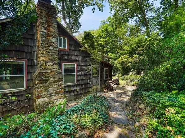 130 Lake Kitchawan Drive, South Salem, NY 10590