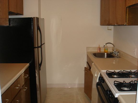4th image of 99 Pond Ave APT 404