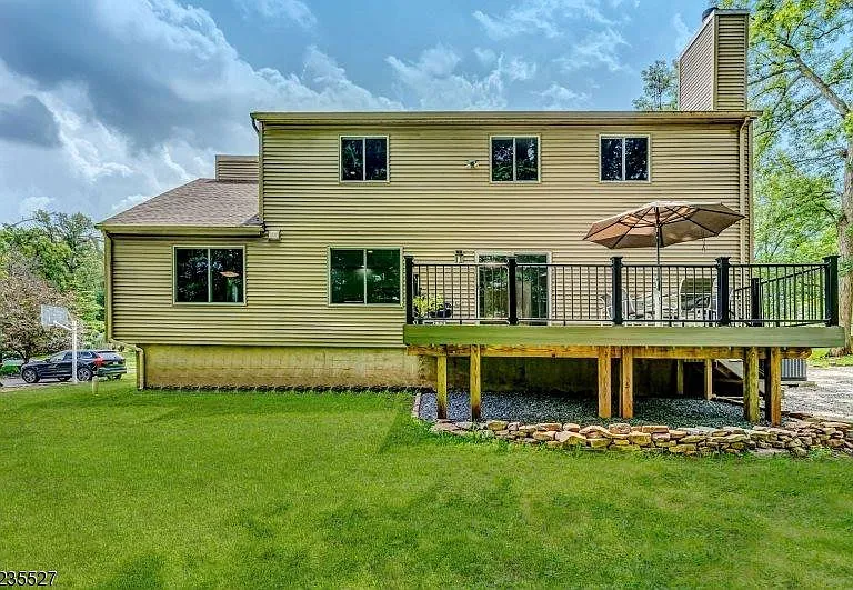 33 Highmount Ave — Photo 24